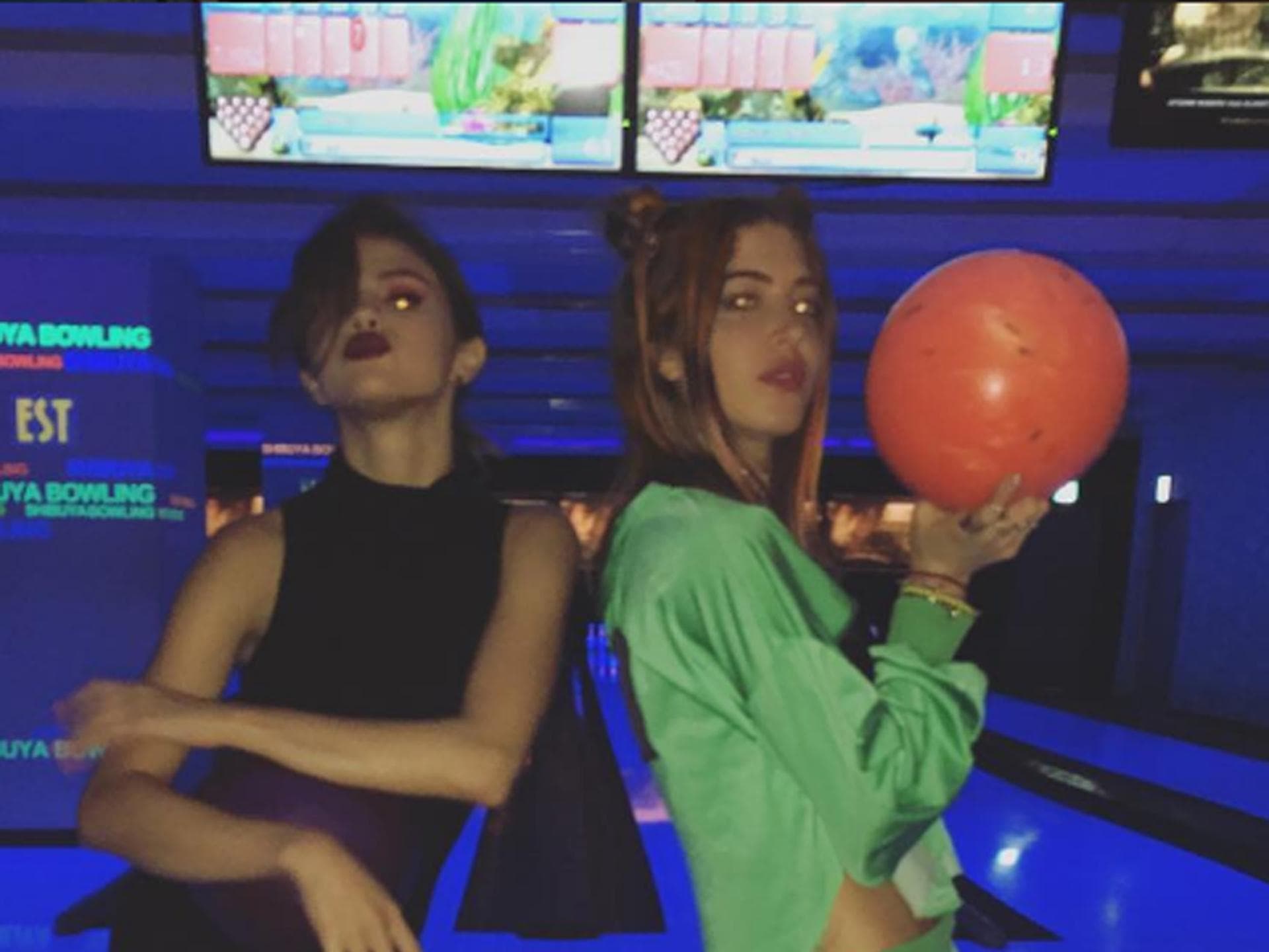 Selena Gomez beim Bowlen