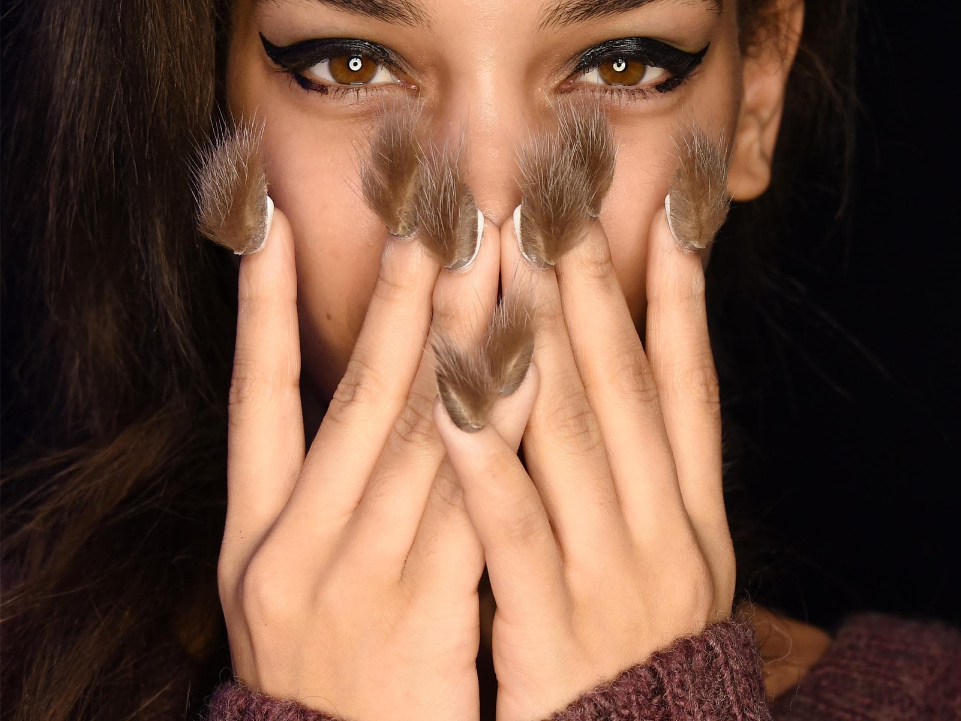 Furry Nails: Werden Pelz-Nägel jetzt in?