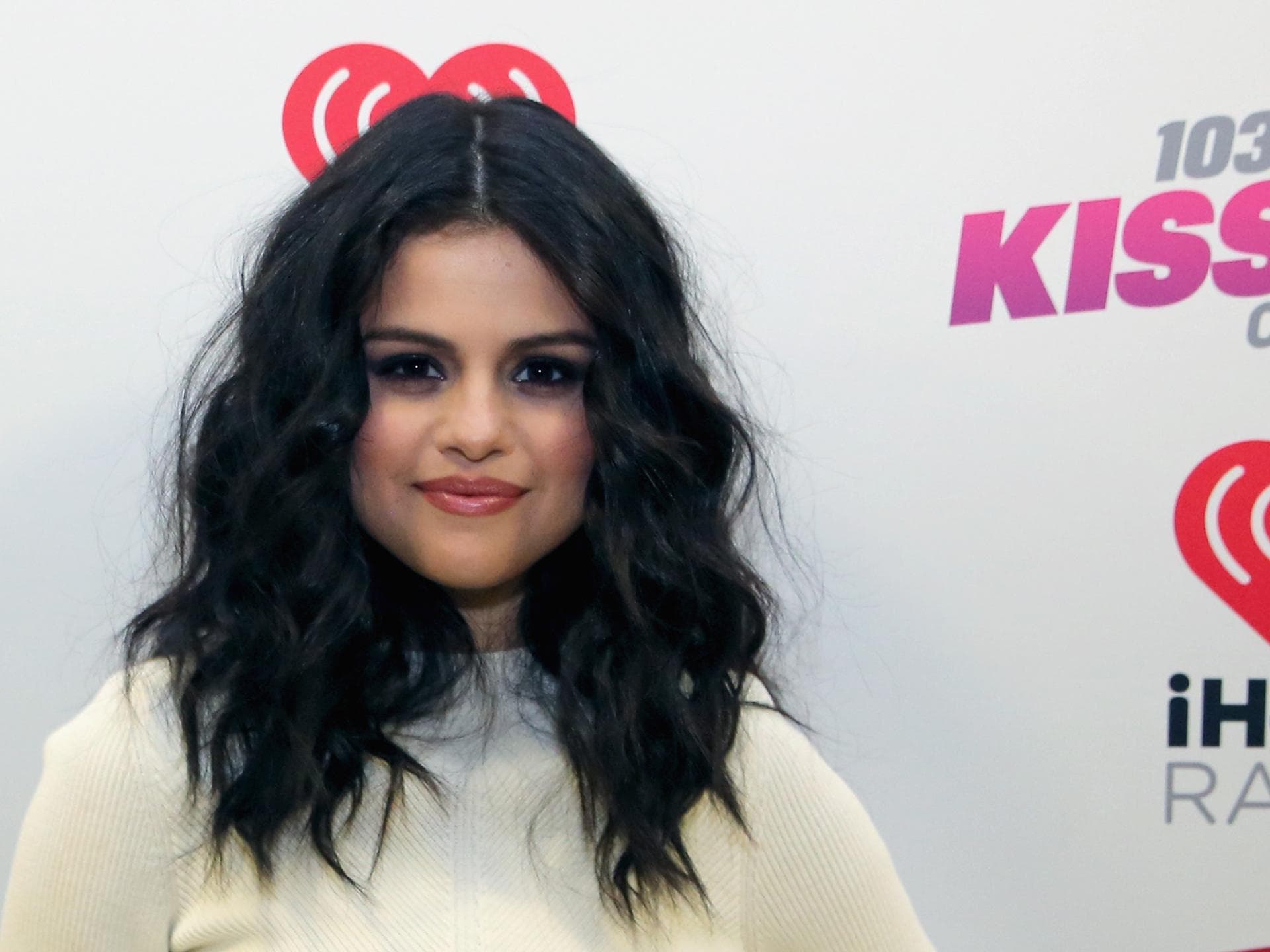 Sternzeichen Frisur Selena Gomez Inlnie 