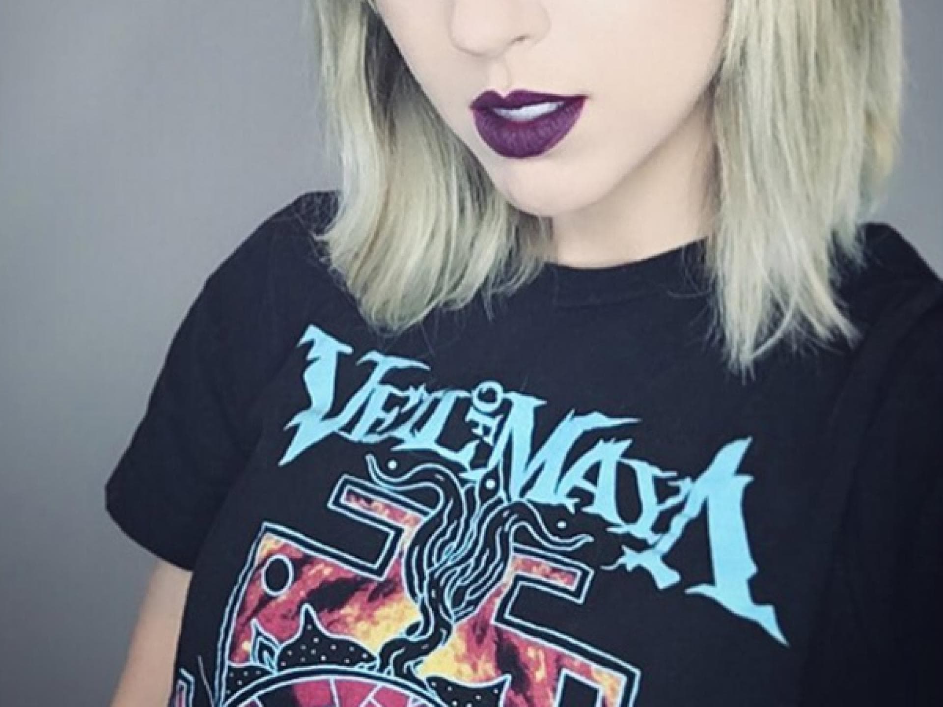 Taylor Swift Lookalike Taylor Swift Lookalike