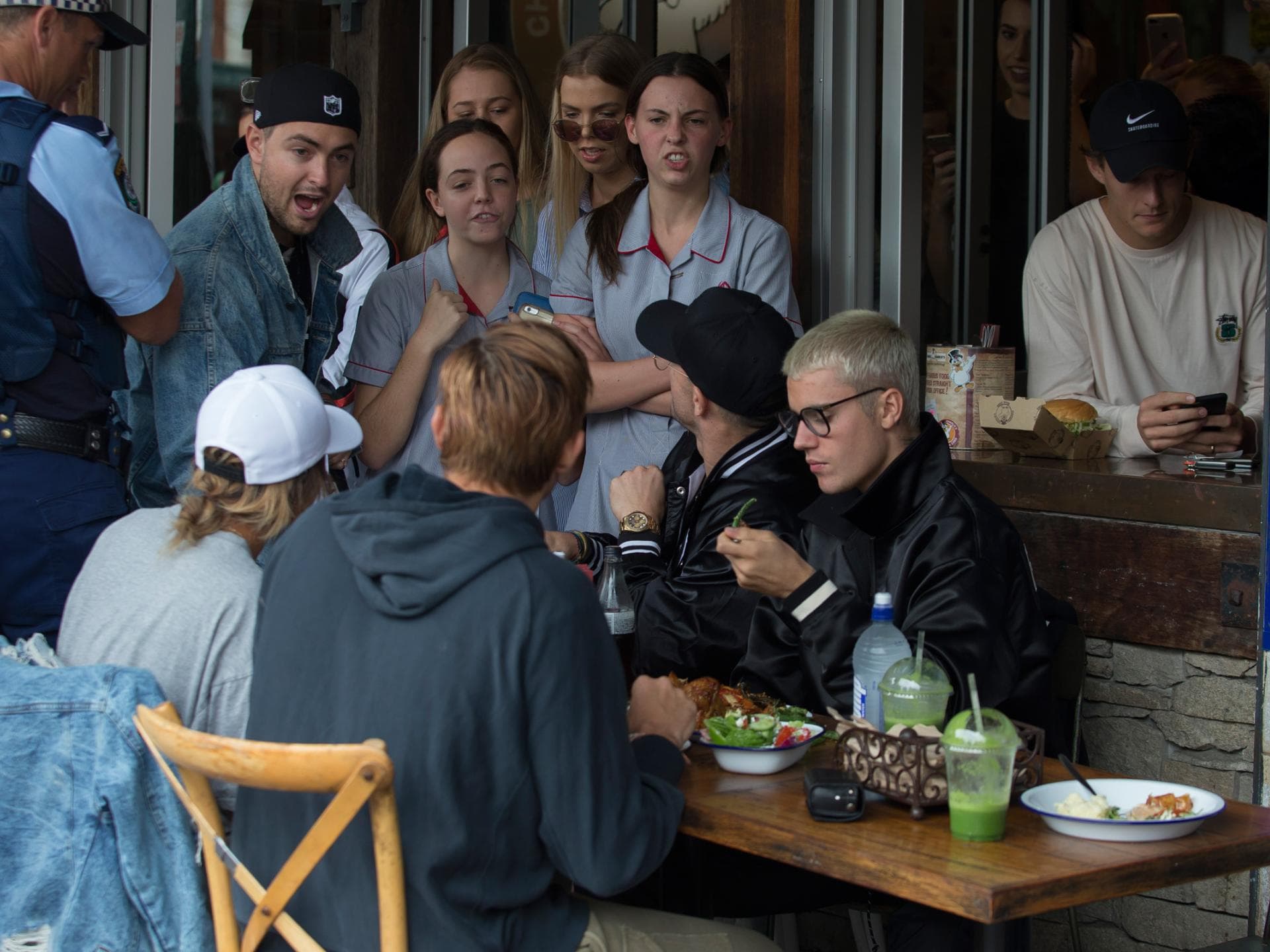 justin-bieber-belagert-inline justin-bieber-belagert-inline