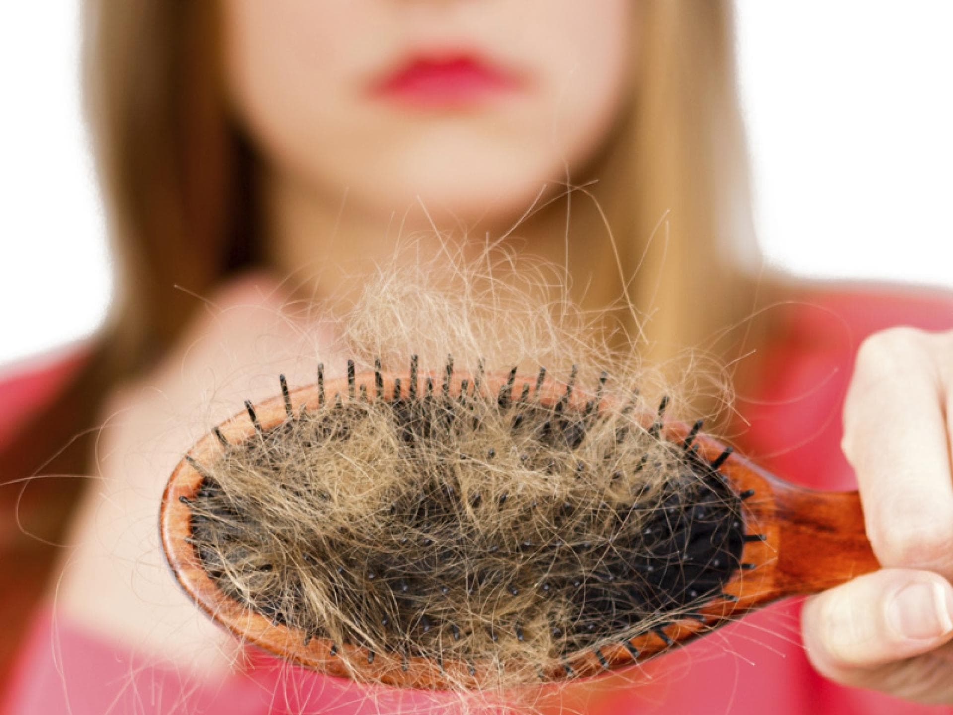 Du sollst keine dreckigen Haarbürsten benutzen