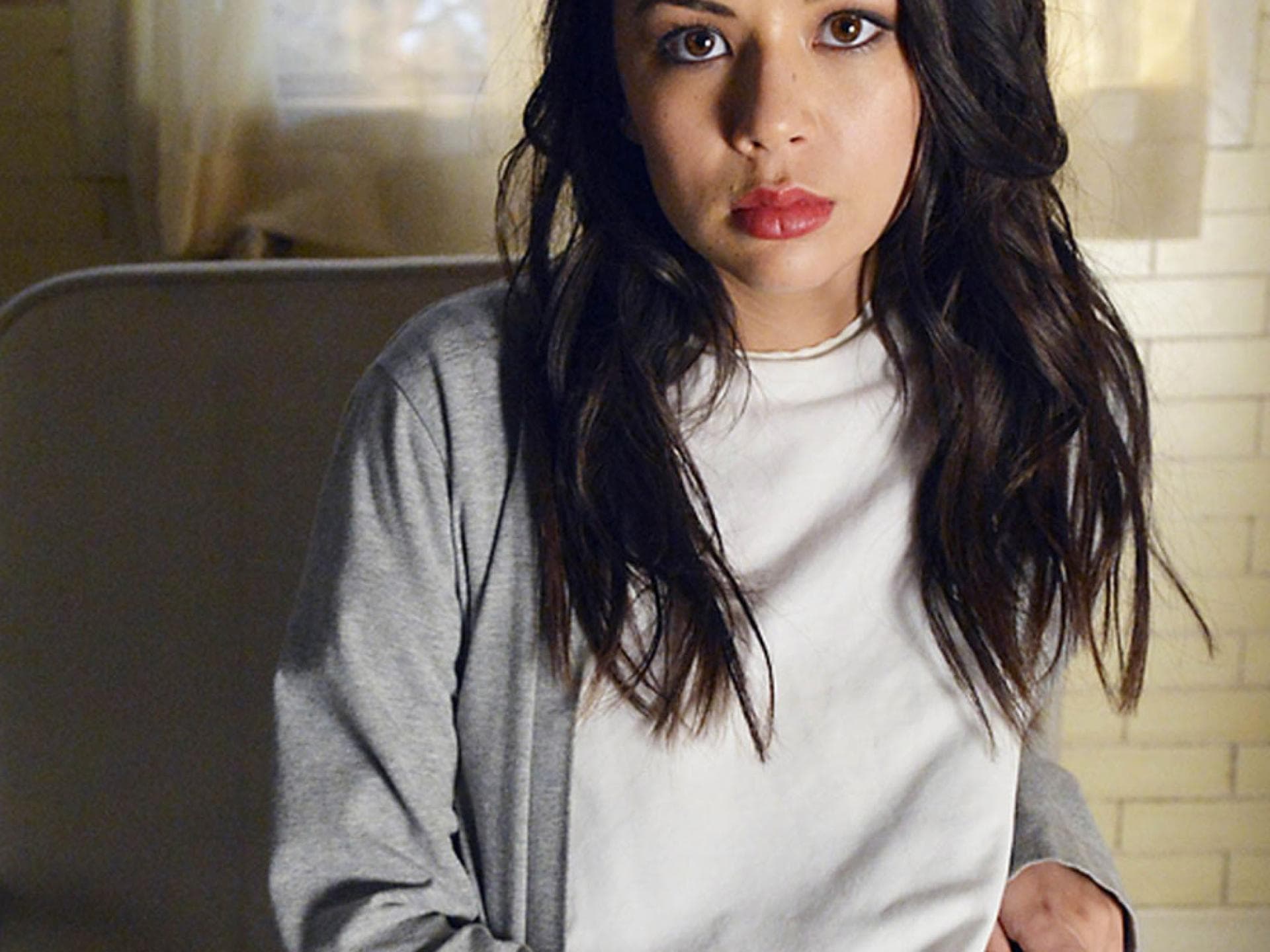 Mona stirbt! Mona stirbt!