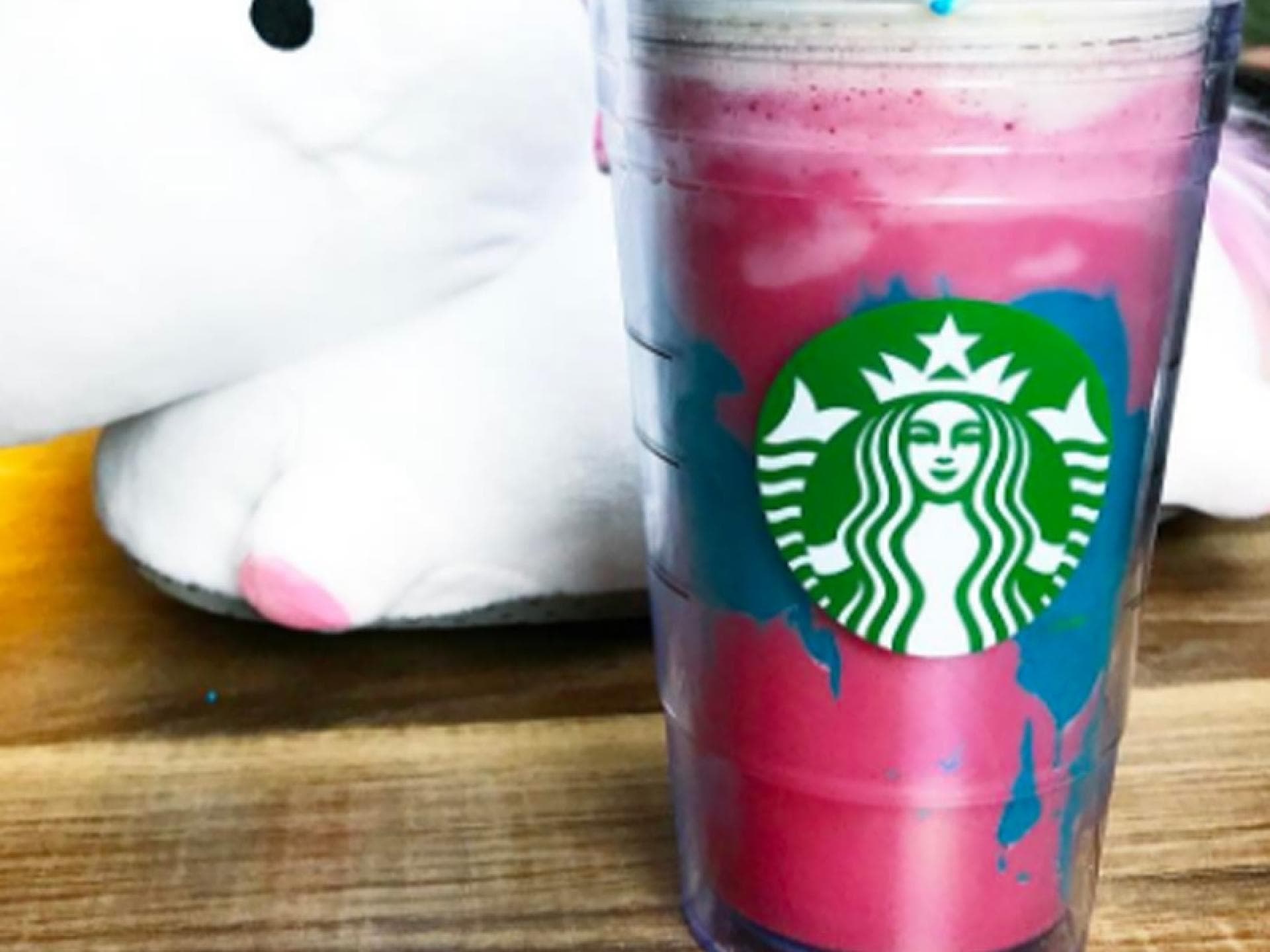 Einhorn-Frappuccino von Starbucks selbermachen