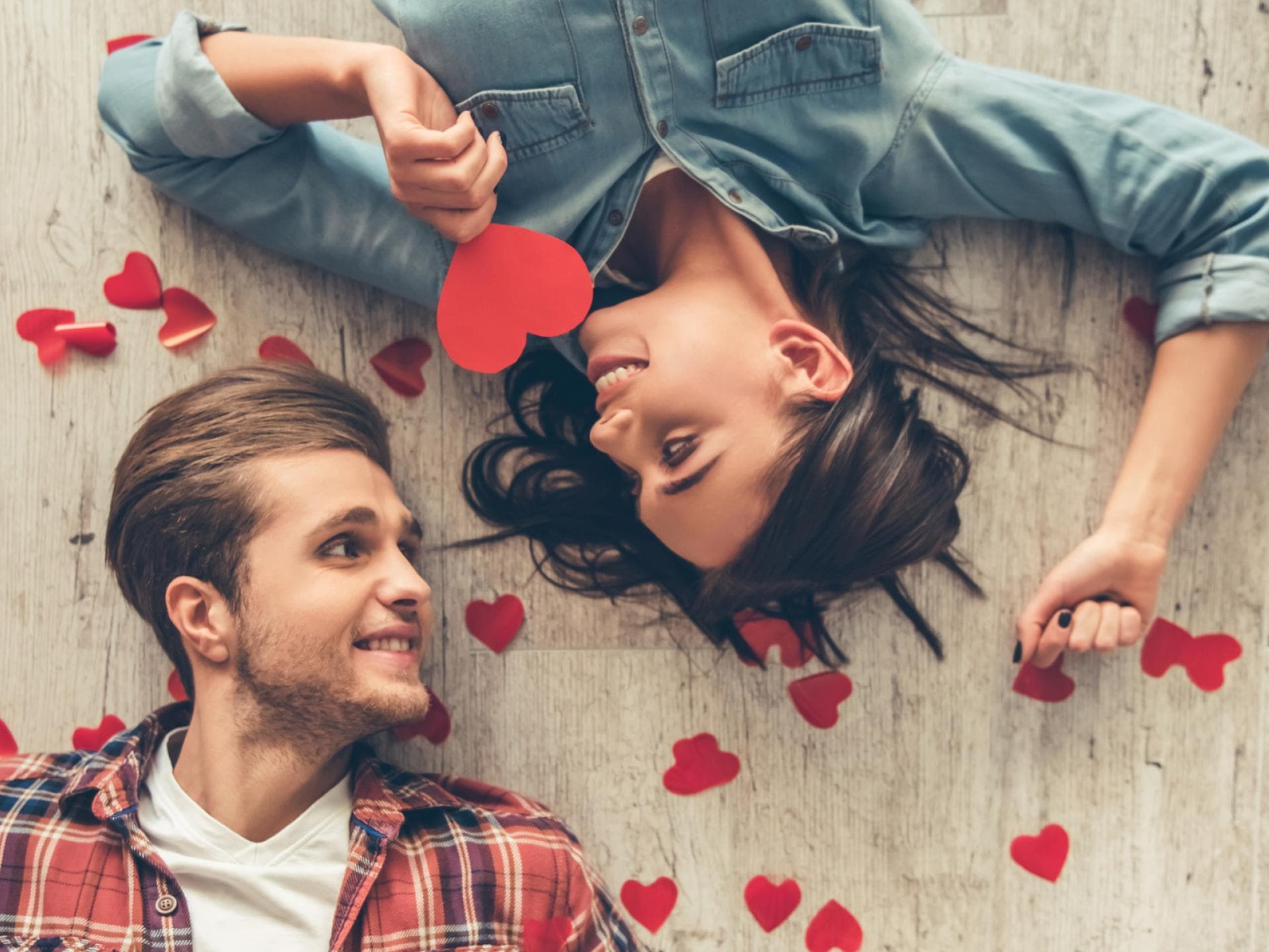 Verbotene-Liebe-verliebt-in-den-falschen-Jungen-quer
