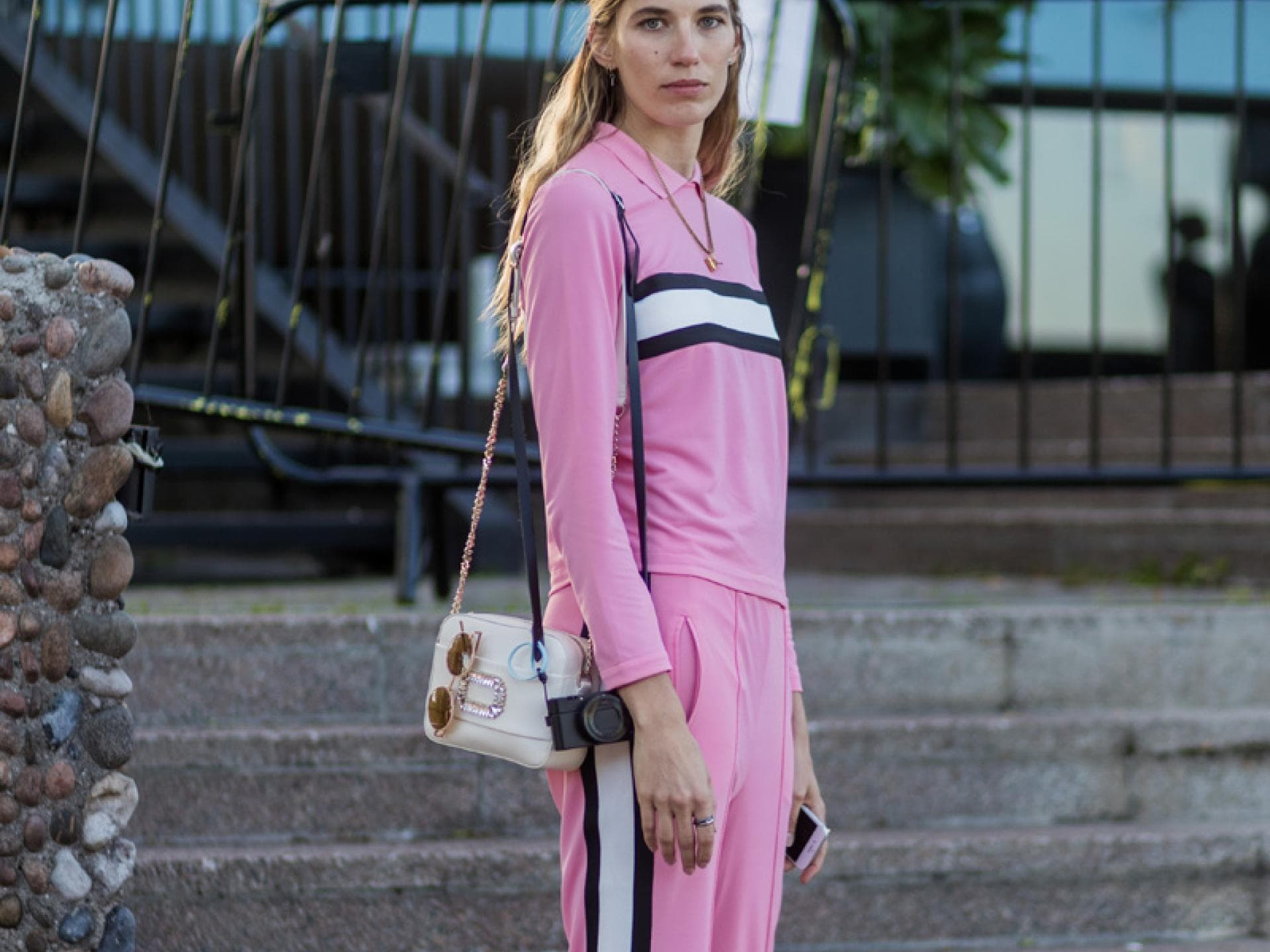 Rosa Outfit im Joggingstyle Rosa Outfit im Joggingstyle