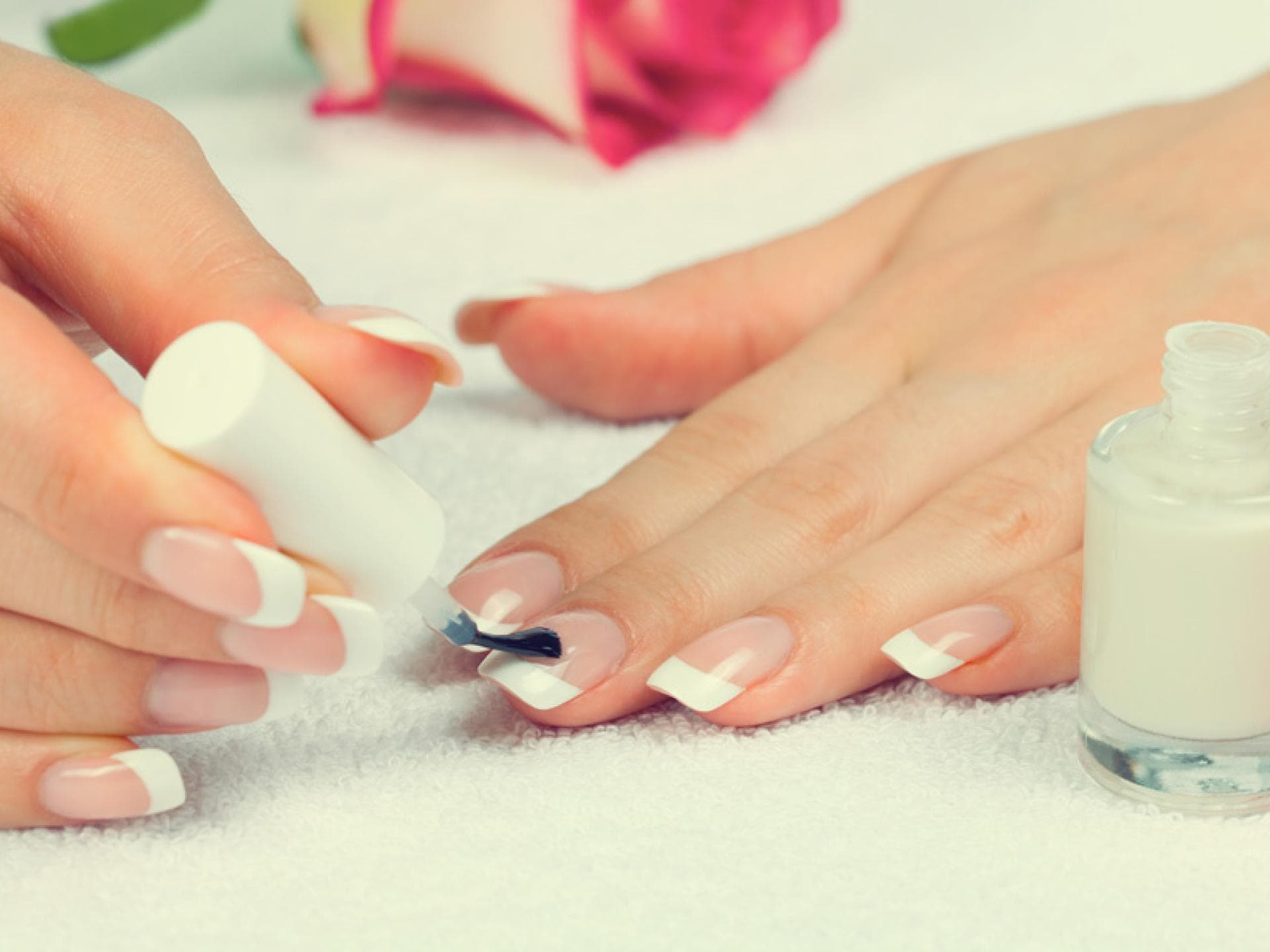 French-Nails-klassisch-Aufmacher-quer French-Nails-klassisch-Aufmacher-quer