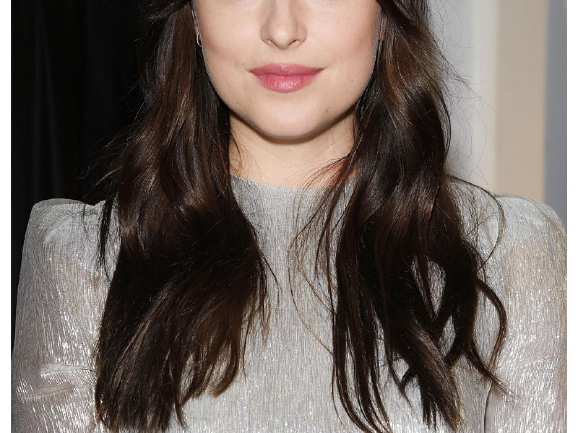 Curtain-Bangs-Dakota-Johnson-inline