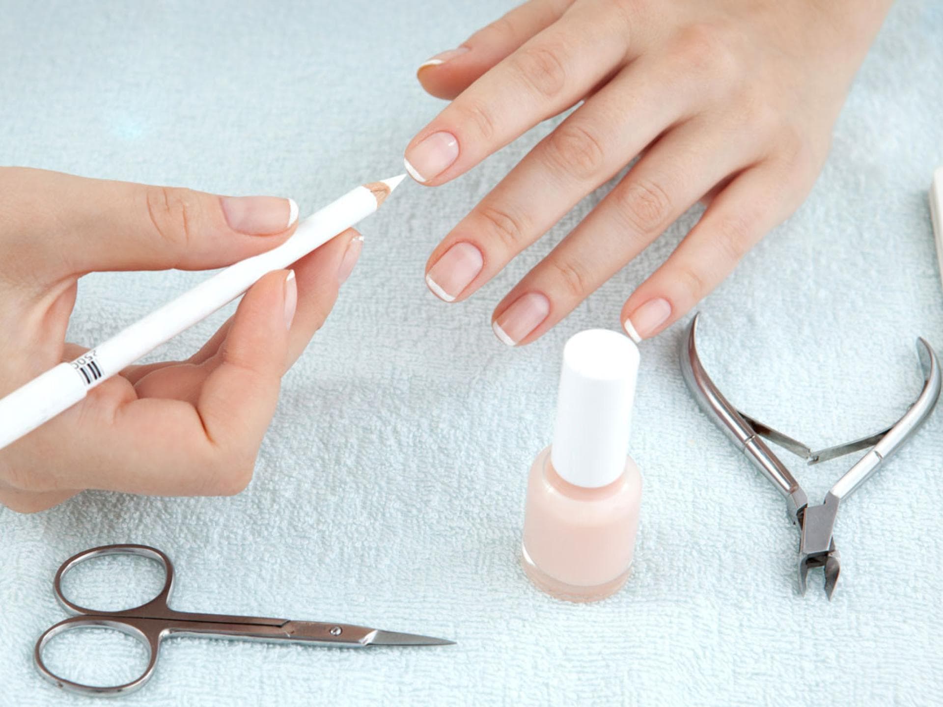 Oder: Natur-Look mit Nagelweißstift