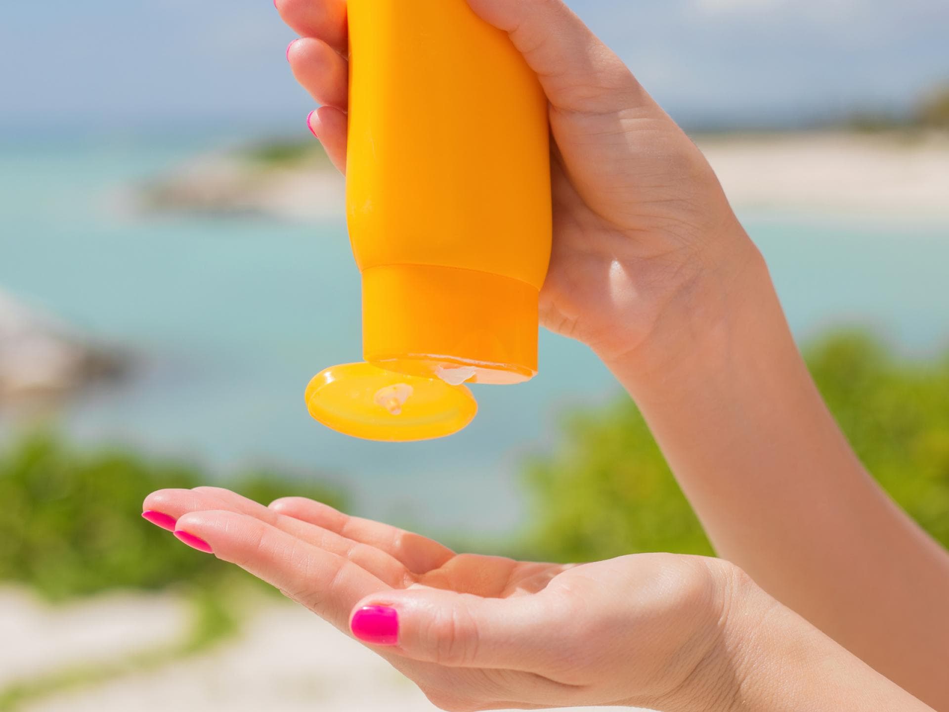 So lange ist Sonnenmilch haltbar So lange ist Sonnenmilch haltbar