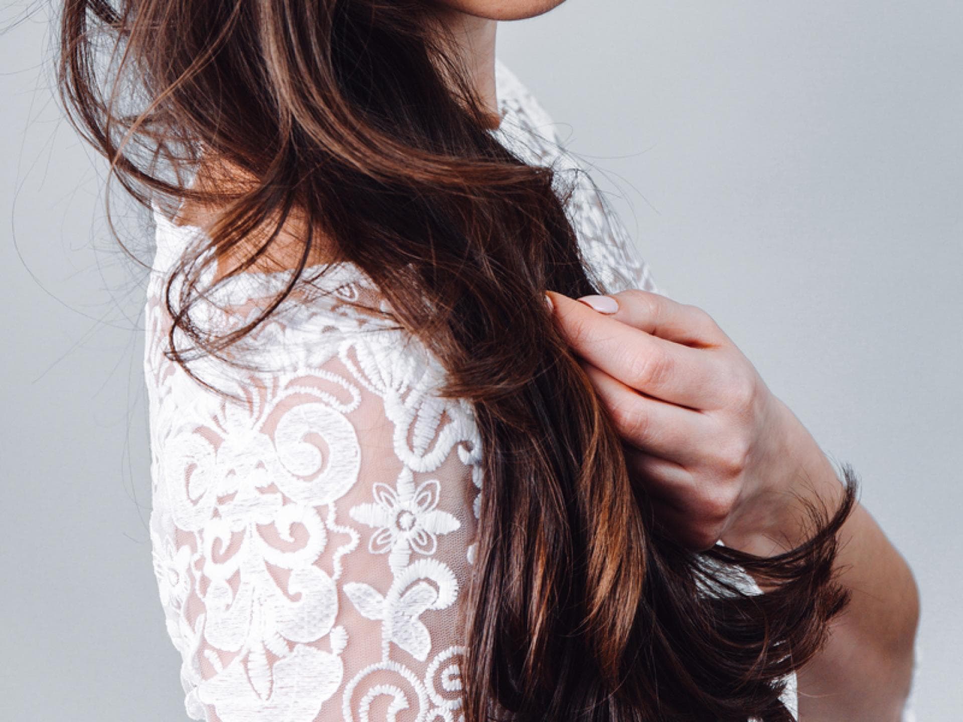 Konfirmationsfrisuren mit Haarschmuck Konfirmationsfrisuren mit Haarschmuck