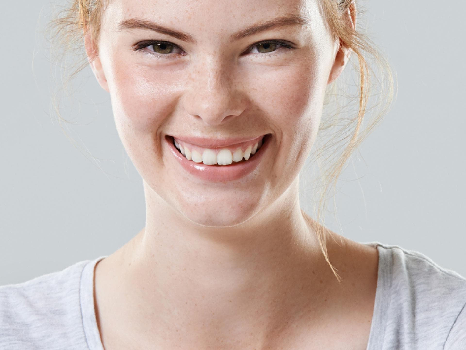 Konfirmationsfrisuren mit lockerem Dutt Konfirmationsfrisuren mit lockerem Dutt