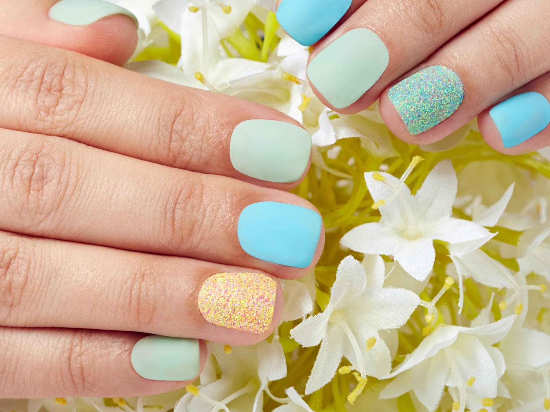nageldesign-kurze-nägel-quer