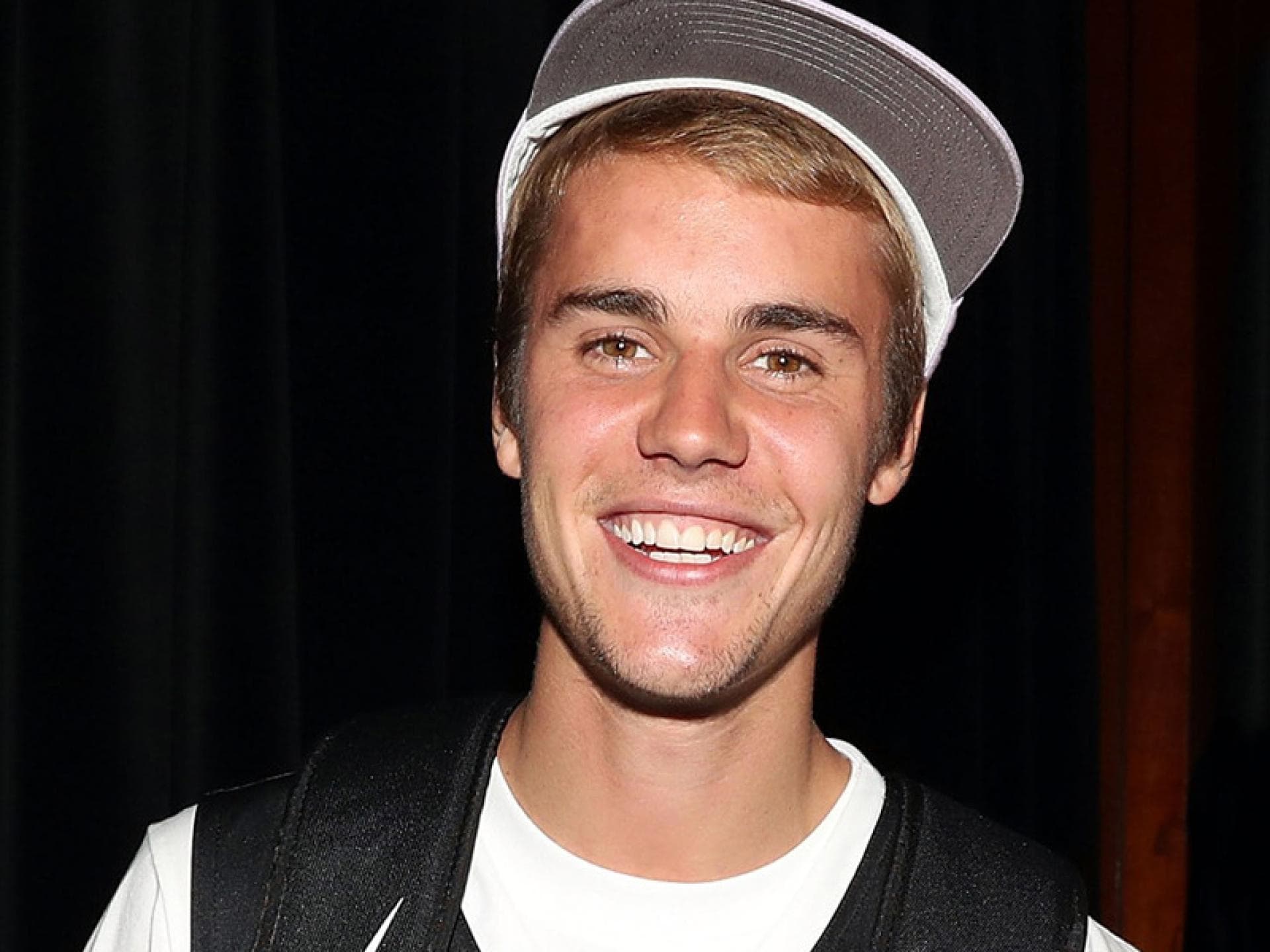 Justin-Bieber-Racist-Superman-neues-YouTube-Video-quer Justin-Bieber-Racist-Superman-neues-YouTube-Video-quer