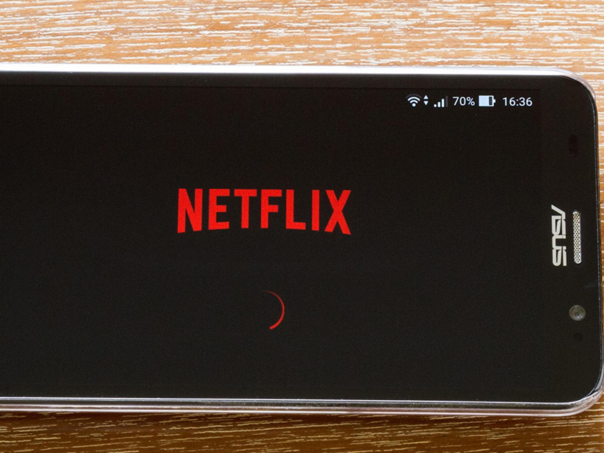 Die-Welle-Netflix-Serie-quer Die-Welle-Netflix-Serie-quer