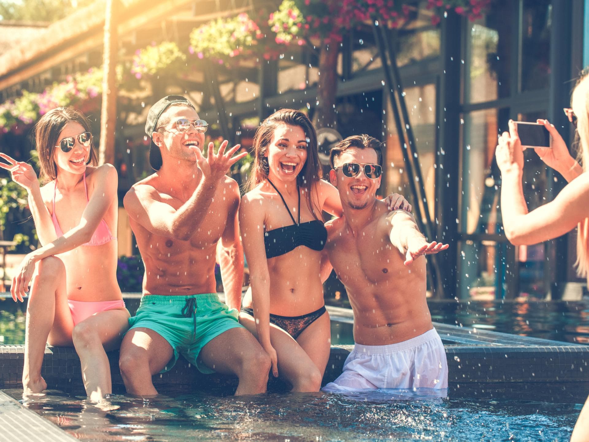 Poolparty-Artikelbild Poolparty-Artikelbild