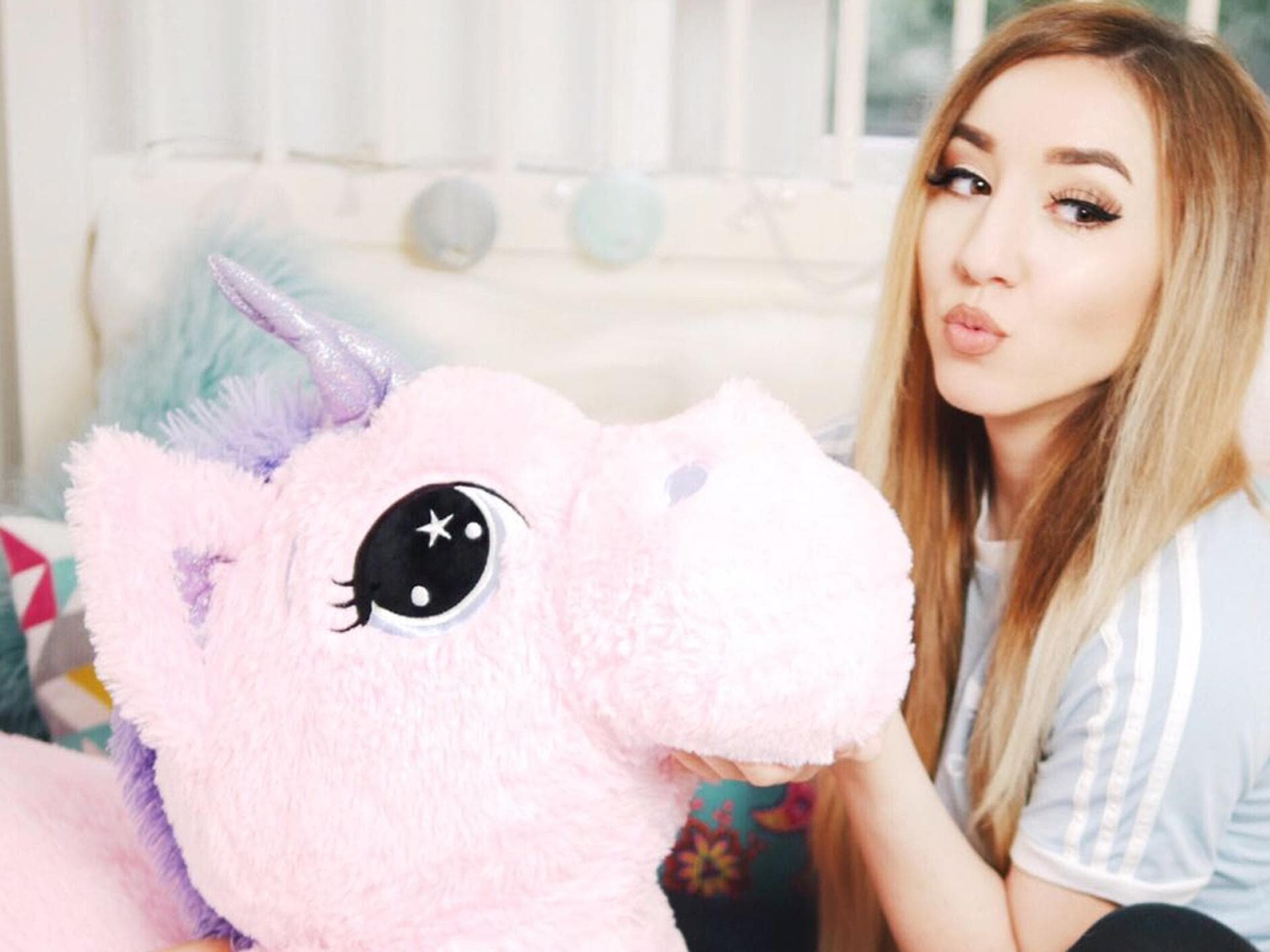 rebekah-wing-youtube-instagram-star-bibi-dagi-bee rebekah-wing-youtube-instagram-star-bibi-dagi-bee