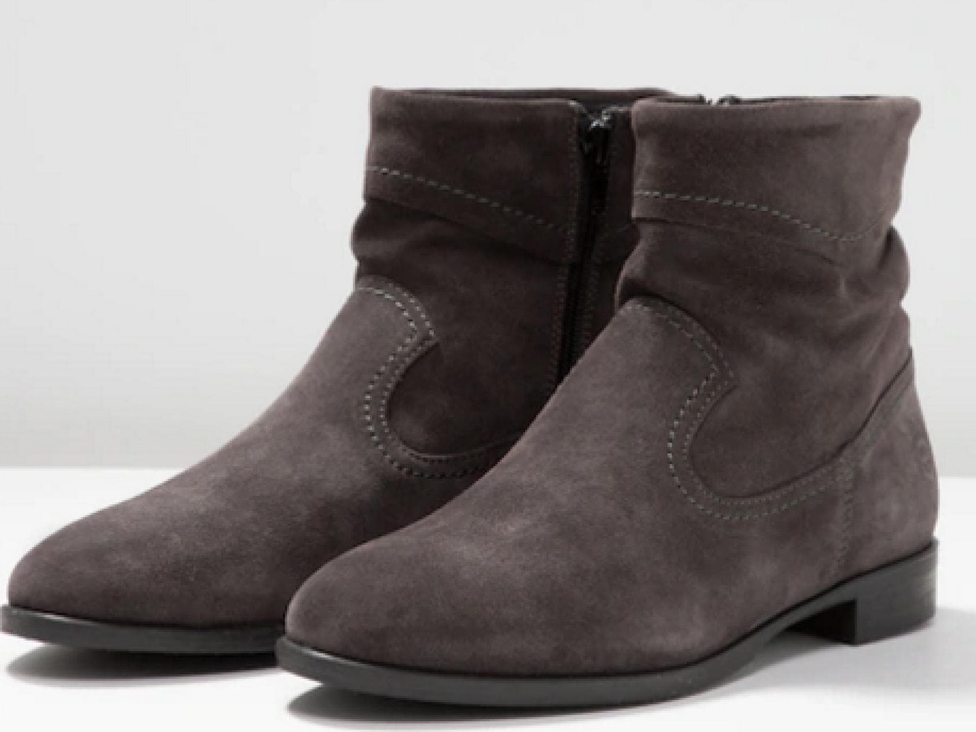 Basic Stiefelette