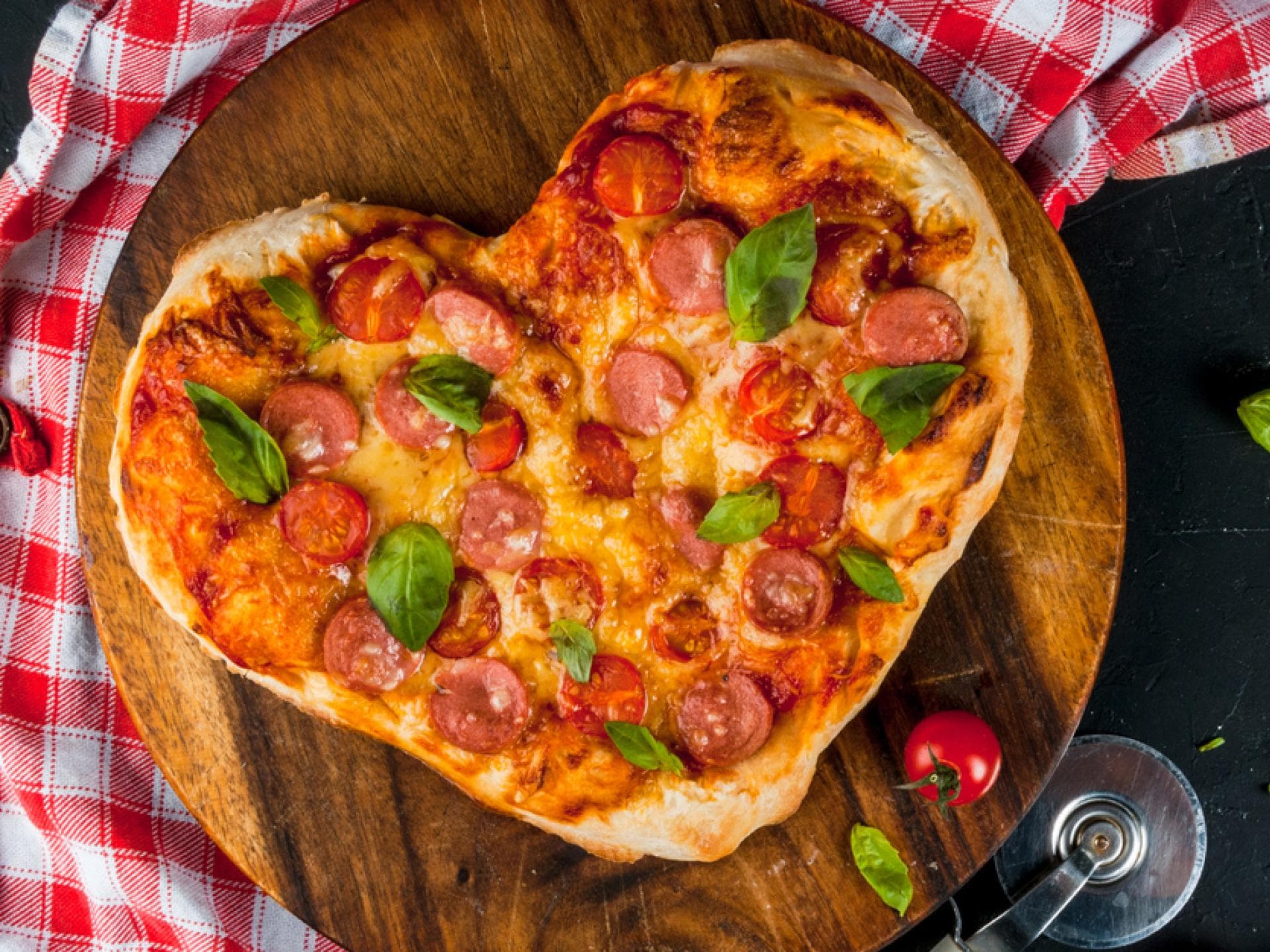 pizza-herz-teaser pizza-herz-teaser