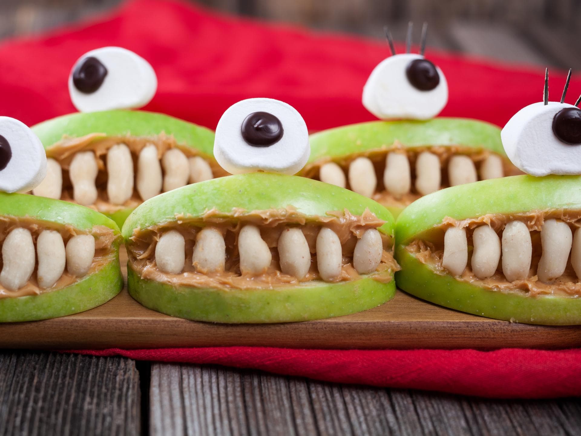 Apple-Eyes Apple-Eyes