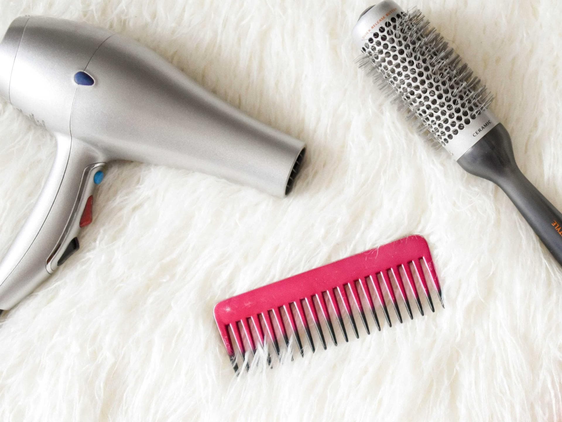 Bürste gegen fliegende Haare