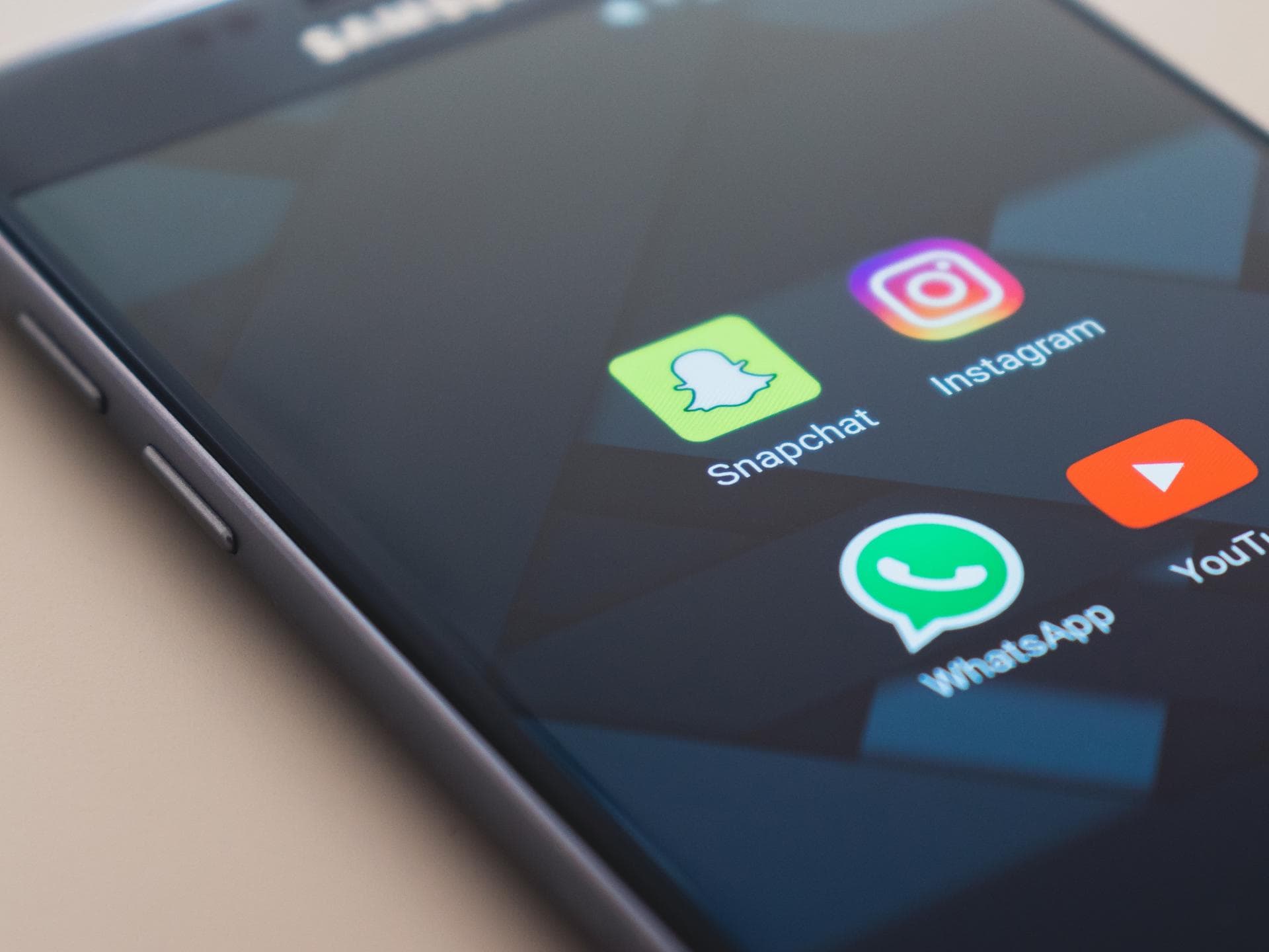 whatsapp-hacker-angriff-quer