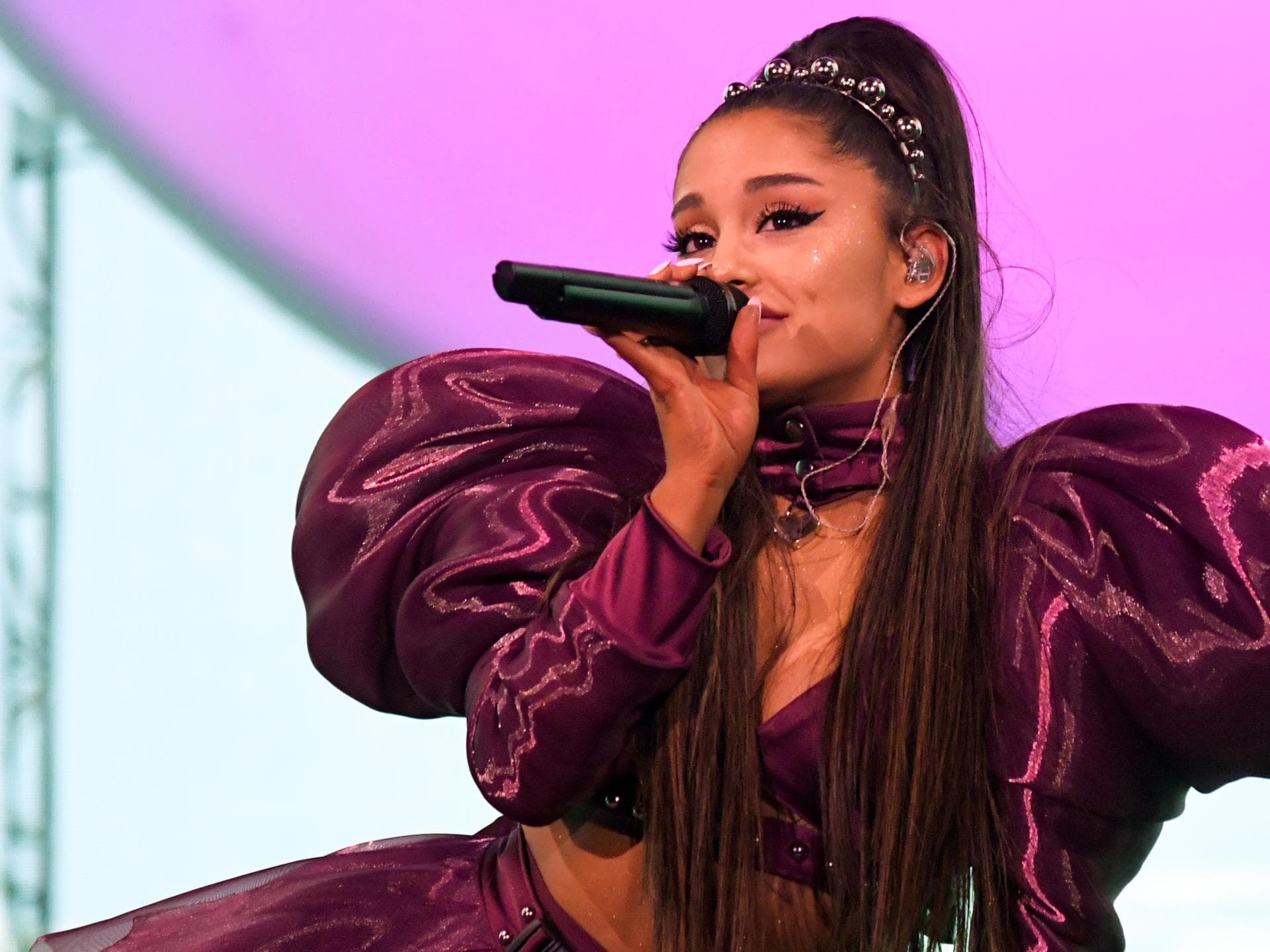 ariana-grande-wachsfigur-london-quer