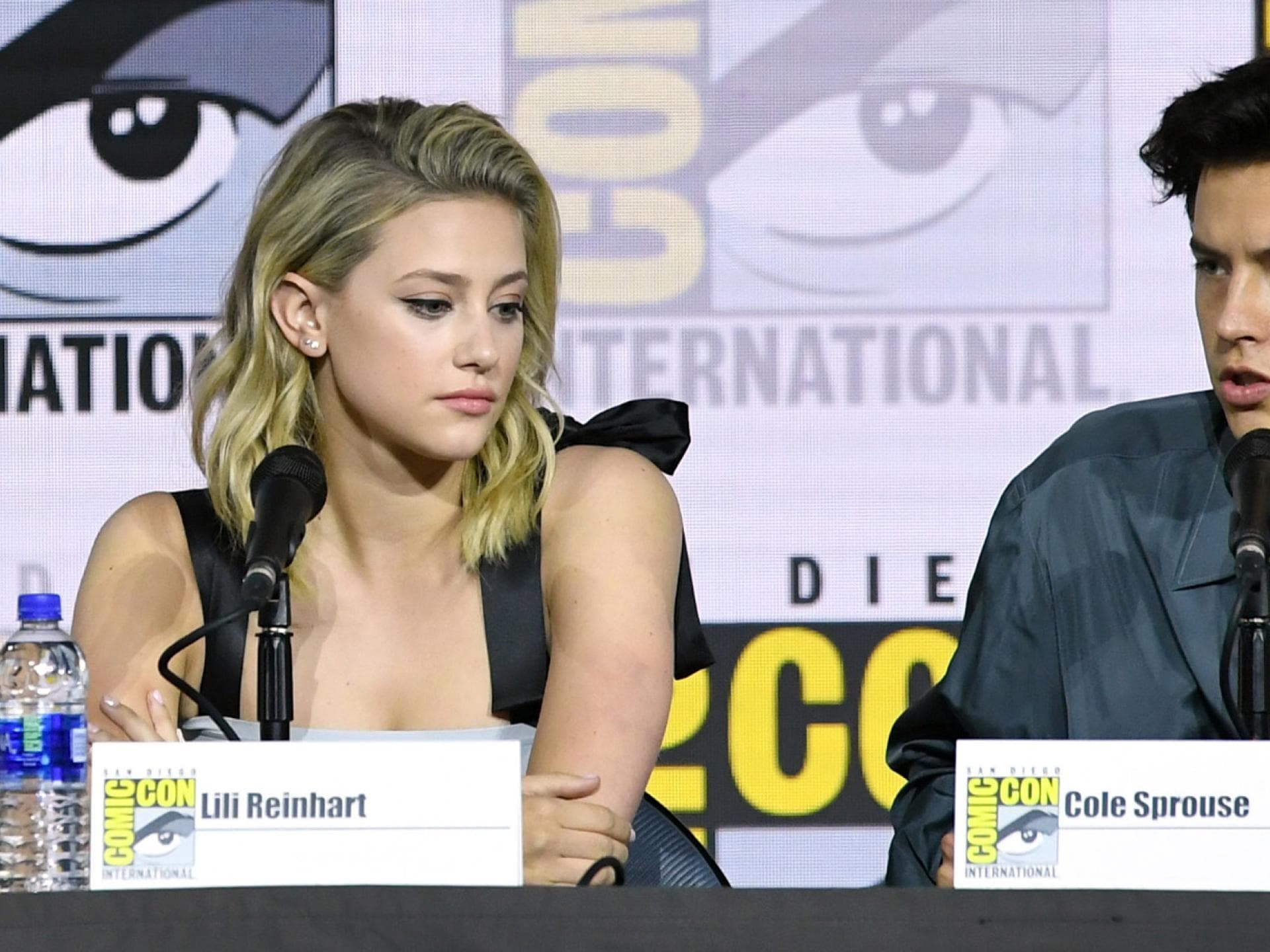 cole-sprouse-lili-reinhart-trennung-quer cole-sprouse-lili-reinhart-trennung-quer
