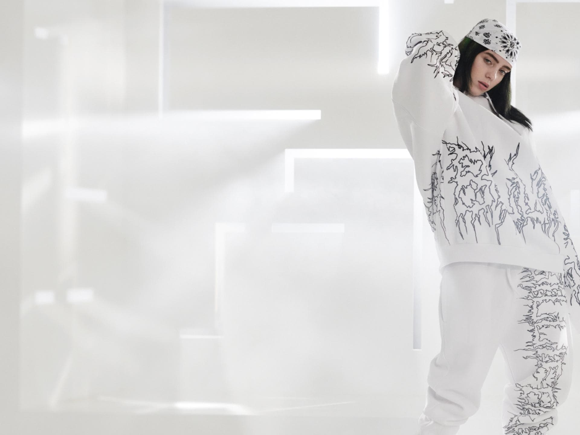 billie-eilish-x-bershka-quer billie-eilish-x-bershka-quer
