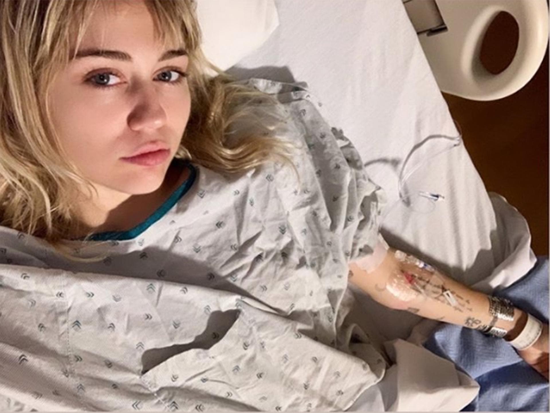 miley-cyrus-mandelentzuendung miley-cyrus-mandelentzuendung