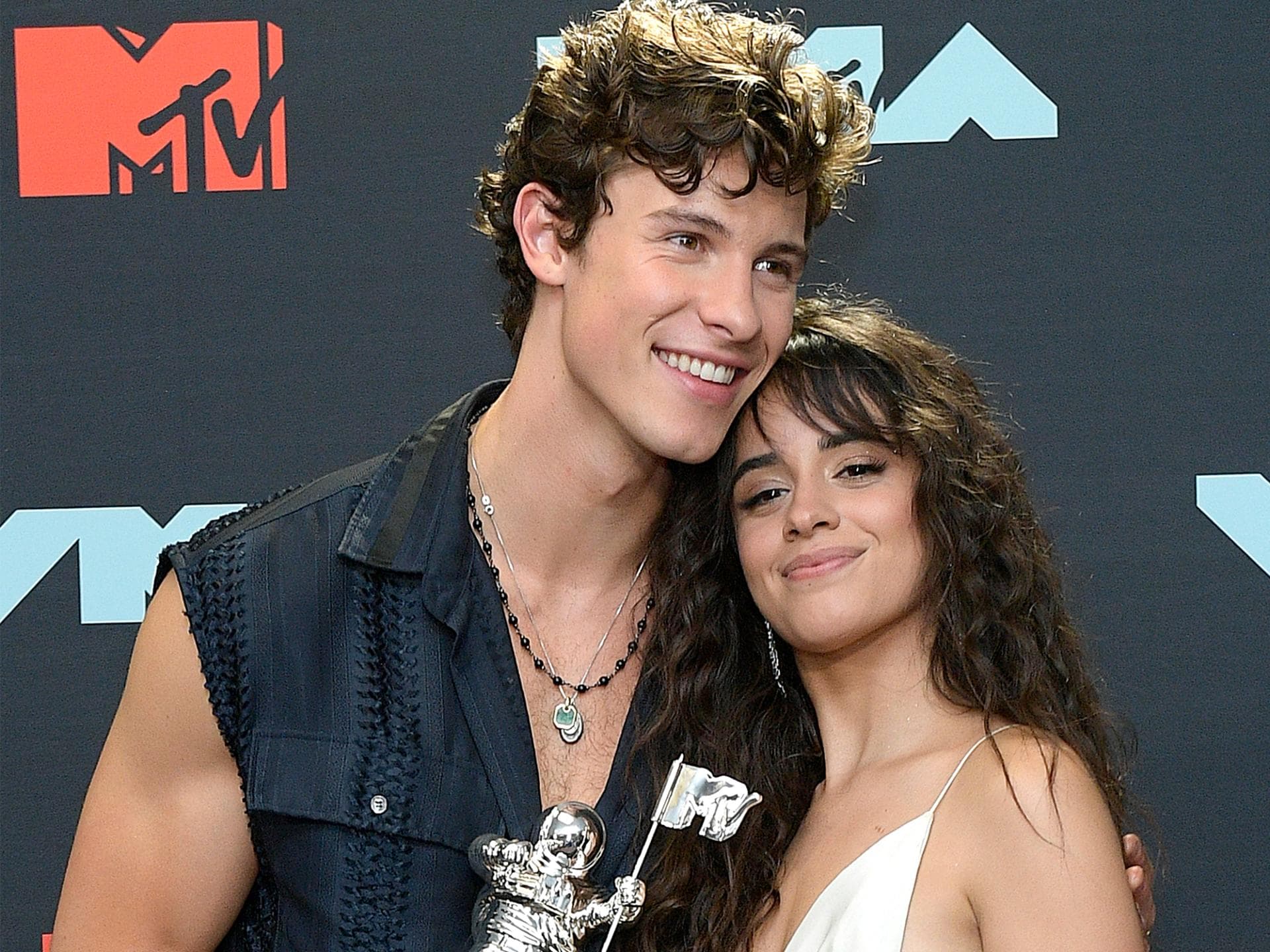 camila-cabello-shawn-mendes camila-cabello-shawn-mendes