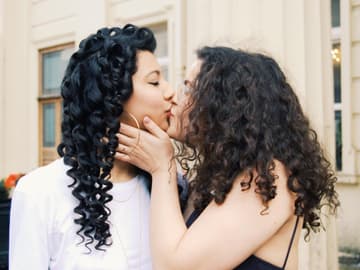 Bisexuell Mädchen küssen sich Bi Liebe Kuss