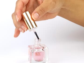 Durchsichtiger Nagellack 