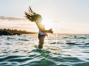 Mädchen im Meer