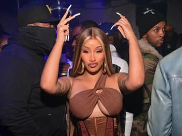 Cardi B. auf Party