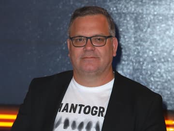Elton verärgert über Coronamissachtung 
