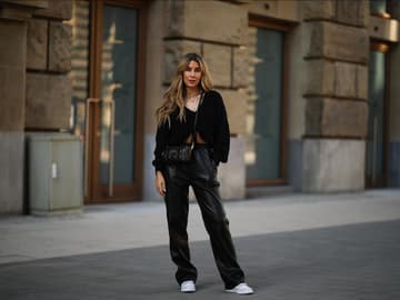 Janina Pfau mit weiter Hose