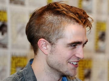 robert-pattinson-mit-neuer-frisur-557x313-1218359.jpg