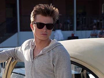kenny-wormald-in-footloose-557x313-1305181.jpg