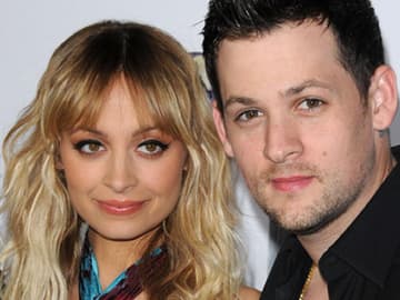 nicole-richie-zeigt-ihren-baby-bauch-557x313-361535.jpg