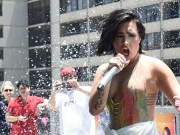 So krass stürzten Demi Lovato & Co. Quer