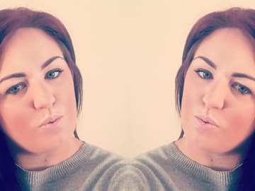 Kirsty-Weston-verbrannter-Kopf-Unicorn-Hair-quer