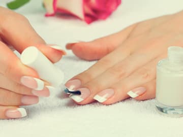 French-Nails-klassisch-Aufmacher-quer