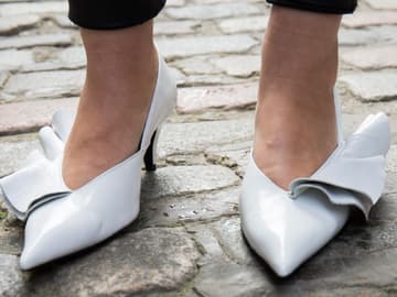 Schuhe-mit-Volants-quer