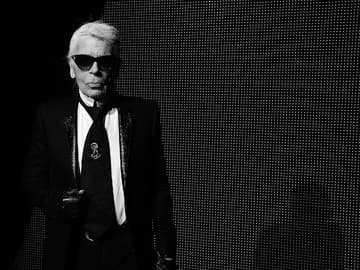karl-lagerfeld-tot-quer