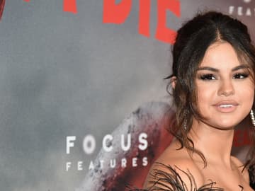 selena-gomez-grund-für-depression-quer