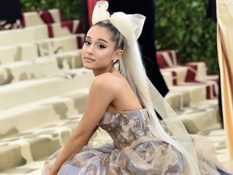 Ariana Grande MET Gala blonde Haare