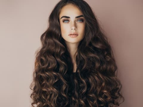 Der beste Curler für Beach Waves – laut Friseuren Der beste Curler für Beach Waves – laut Friseuren