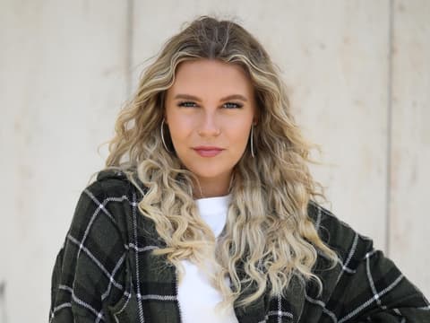 Influencerin Dagi Bee Influencerin Dagi Bee