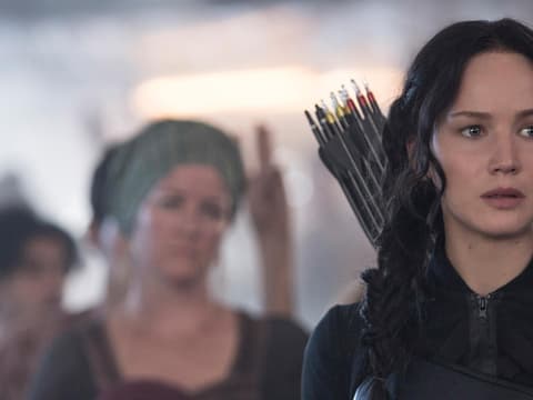 Tribute-von-Panem-Jennifer-Lawrence-quer